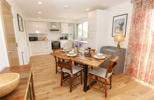 Nettlestone Cottage | PINOT, family friendly, character holiday cottage in Seaview