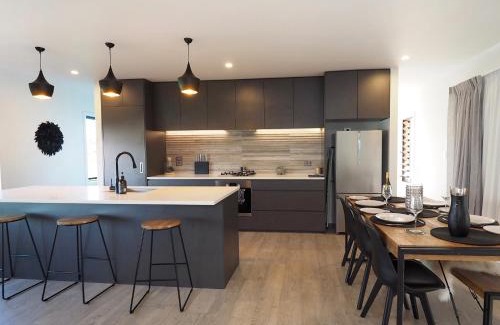 Martinborough House | Pinot Longbox - Martinborough Holiday Home