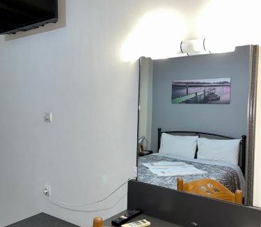Mesolongi Apartment | Pinpoint Rooms