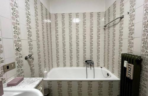 Pinzolo Apartment | Pinzolo Centro - Baita Spaziosa con Vista sui Monti