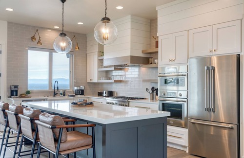 Powell Butte House | Pioneer by AvantStay | Fire Pit + Hot Tub | Inside The Brasada Ranch Community
