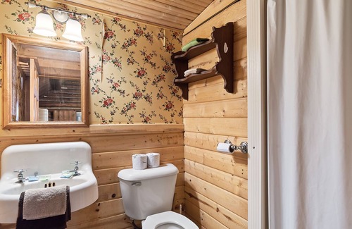 Cheyenne Crossing Cabin | Pioneer Cabin By Spearfish Creek