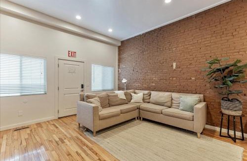 Hurricane Apartment | Pioneer Park Splash Pad Close & Pet Friendly
