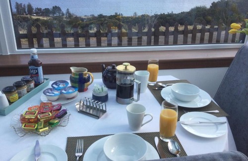 Helmsdale Bed & Breakfast | Piper's Cave bed and breakfast