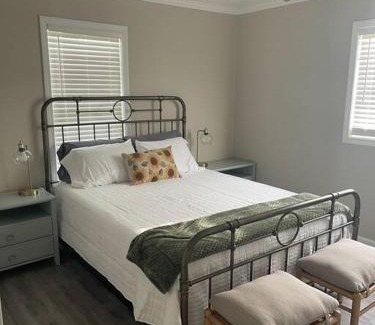 Hamilton Apartment | Piper's Place - 2 Bedroom House in DT Hamilton