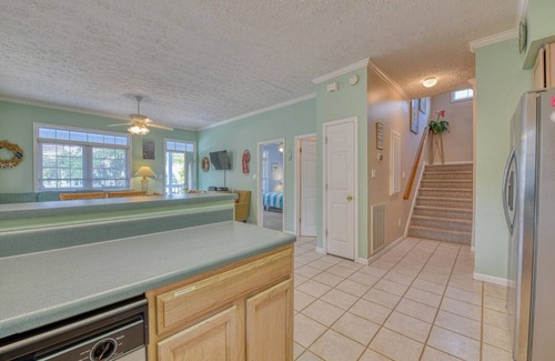 Surfside Beach House | Piper's Retreat - Four Bedroom, Three Bath Dog Friendly Home
