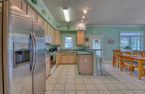 Surfside Beach House | Piper's Retreat - Four Bedroom, Three Bath Dog Friendly Home