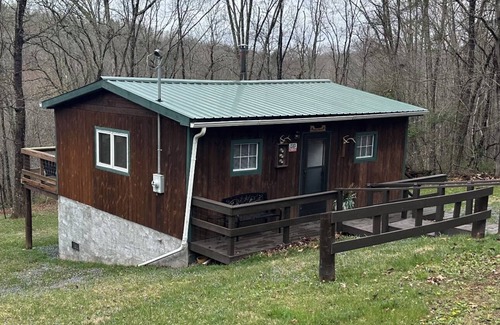 True Cabin | Pipestem, Sandstone Falls, NRG, Hinton