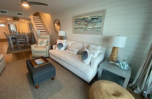 Sunnyside House | Pirate Cove Villas #111 by Emerald Coast Retreats