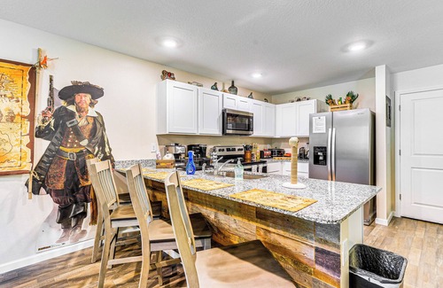 Pine Ridge House | Pirate Escape: Near Rainbow Springs State Park!