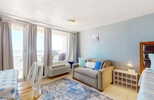 Daytona Beach Shores Hotel | Pirates Cove Unit G22