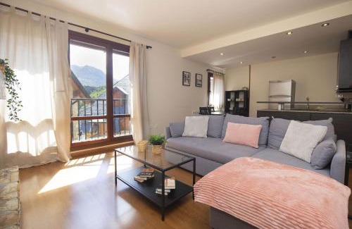 Escarrilla Apartment | Pirenaica by BeValle