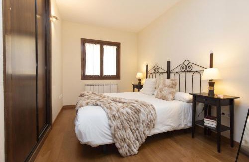 Escarrilla Apartment | Pirenaica by BeValle