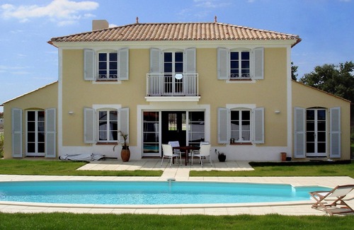 L'Aiguillon-sur-Vie Villa | Piscine Privée! Villa rustique et abordable