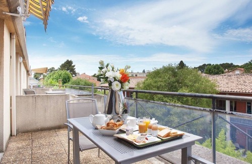 Couronne Urbaine Condo | Piscine et soleil à deux pas du Cours Mirabeau