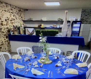 Saint-Philbert-de-Bouaine Villa | Piscine Intérieur pour vos Fêtes privées