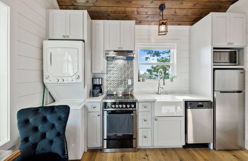 Brevard Cabin | Pisgah Perfect-Hot tub and Views!