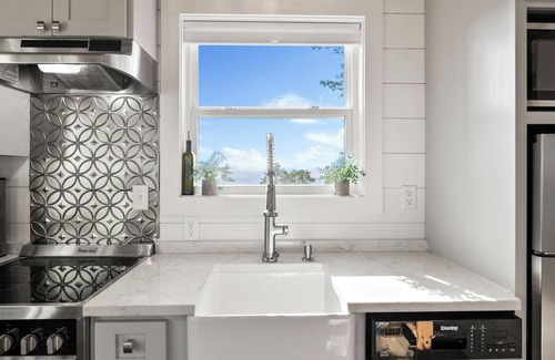 Brevard Cabin | Pisgah Perfect-Hot tub and Views!