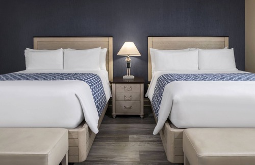 Motel District Hotel | Pismo Lighthouse Suites