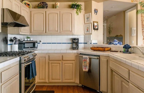 Downtown Condo | PISMO OCEANFRONT, PRIVATE GARAGE, PET, CHILD, & ADA FRIENDLY