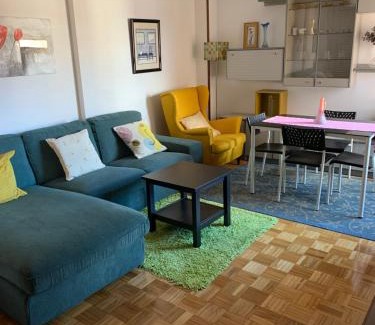 La Corredoria y Ventanielles Apartment | Piso Centro Estación de Autobuses-Tren Con Garaje