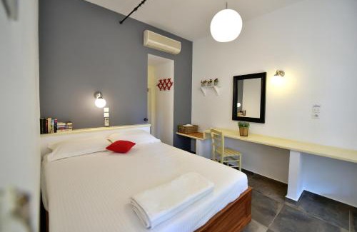 idhra House | Piteoussa rooms