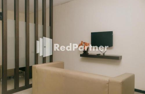 Surabaya Hotel | Pits Hotel Mitra RedDoorz near Atom Mall