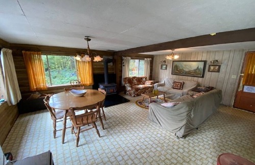 Metro Vancouver Regional District Cabin | Pitt Lake Cabin - Boat Access Only