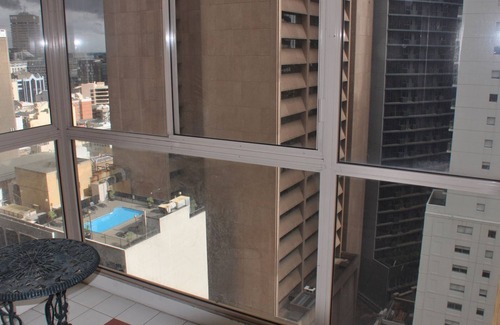 Haymarket Apartment | Pitt St Large 2 Bedroom Apartment with Balcony