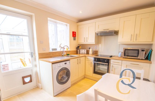 Tenterden House | Pittlesden Cottage - Sleeps 4 - Tenterden - 2 mins from high street - Dog Friendly - Private Parking