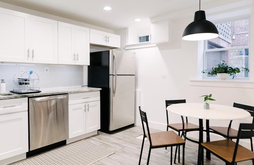 Mount Washington House | Pittsburgh 2 Bedroom Home on Mt. Washington, Steps away from the Incline