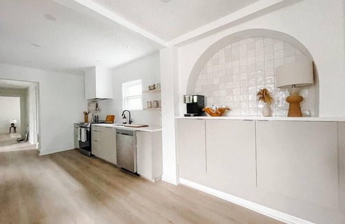 Pittsford House | Pittsford Village 5Br. Beauty
