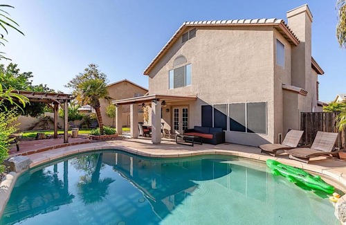 Glendale House | Piute Palace 5BR by Casago