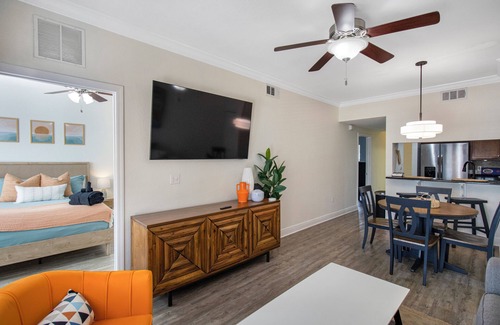Gainesville Apartment | PJ's Gator Nest - Heart of Gator Country!