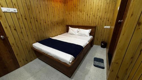 Dombivli East Hotel | Pks hotel shahanai
