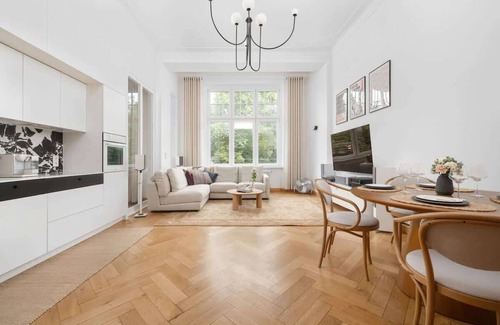 Srodmiescie Apartment | pl. Staszica 24 | Prestigious Apartment | WiFi