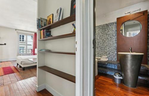 5th Arrondissement Apartment | Place Contrescarpe 2 bedroom flat