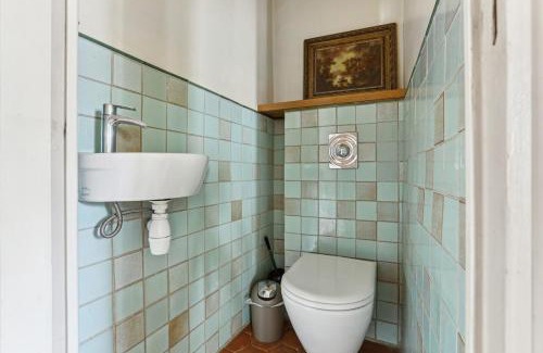 5th Arrondissement Apartment | Place Contrescarpe 2 bedroom flat