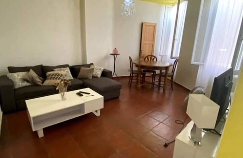Notre-Dame du Mont Apartment | Place Jean -jaurès dit LA Plaine Marseille