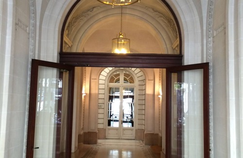 Gaillon Apartment | Place Vendome 1 BR and 1 BA - up to 4. Air conditionning