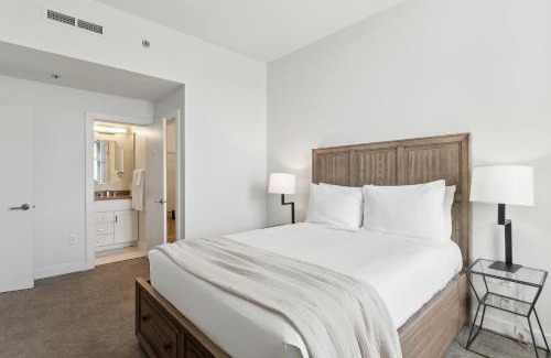 Downtown Pittsburgh Hotel | Placemakr Downtown Pittsburgh at The Pennsylvanian