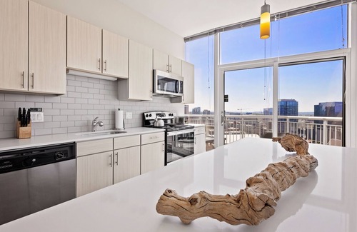 Sobro Apartment | Placemakr Premier SoBro