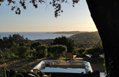 Cargese House | Plage du Péro Sea view, ground floor with private garden- Jacuzzi