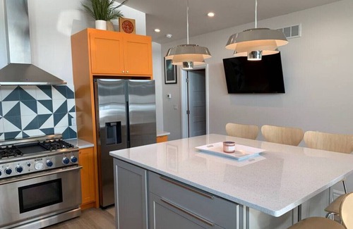 La Porte House | Planet 210! Hot Tub+Kayaks+Games+Stone Lake All In!