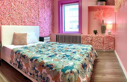 Downtown Niagara Falls Apartment | Planet M-Unique & Fun Apartment