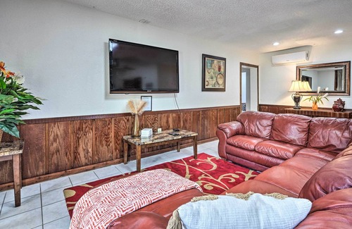 Durant House | Plant City Townhome: Near Fishing & Boating!