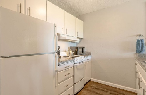 Kapaa Condo | Plantation Hale w/pool next to Coconut Marketplace in Kapaa (J15)