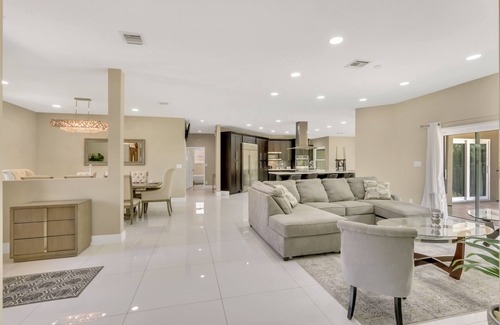 Sunrise House | Plantation Point: Family Friendly Neighborhood