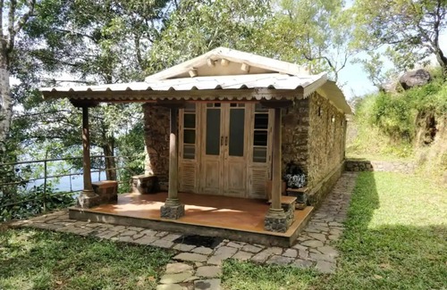 Elappara Cottage | Planters cottage Mountain Villa Planters Cottage