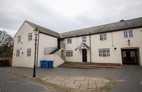 Mynydd Isa Apartment | Plas Bellin Duplex